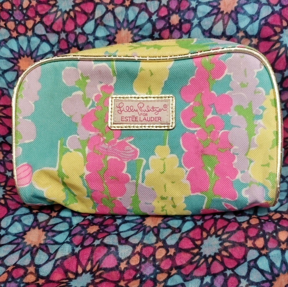 Lilly Pulitzer colab with Esté Lauder floral make up bag case